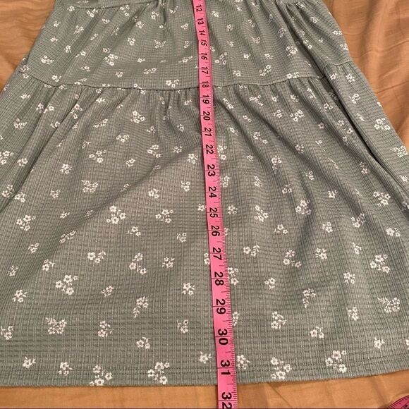 NWT 21 Saints green floral medium v neck open tied back midi summer dress - Picture 10 of 10